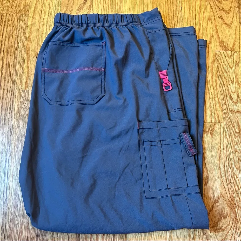 Carhartt  cross flex utility boot cut scrub pants size 3XL petite - Image 4
