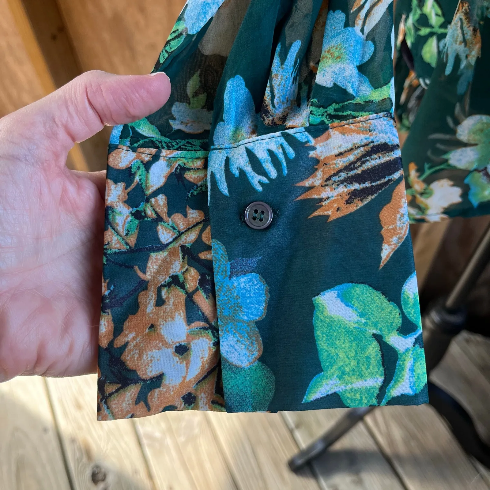 Umgee Women's Green Floral Ruffled Front Sheer Blouse Size S. NEW - Image 6