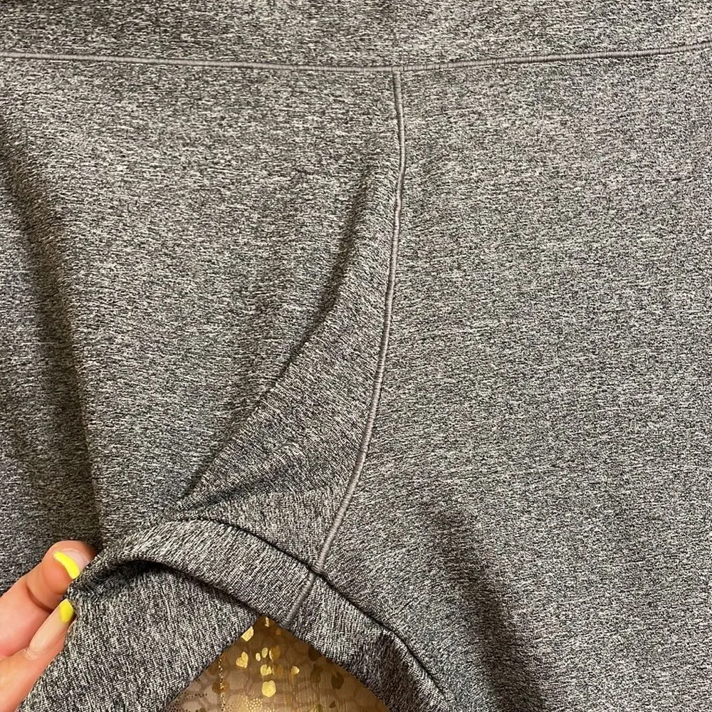 PINK Victoria’s Secret Ultimate gray/light pink/black mesh legging, size M, NWOT - Image 5