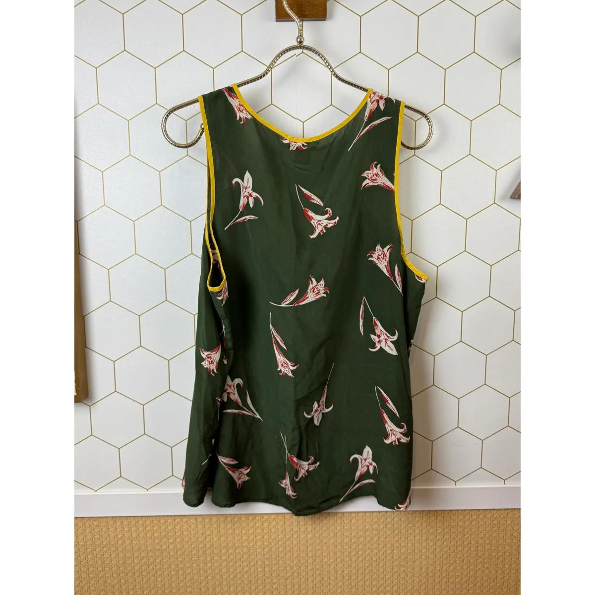 Lucky Brand Olive and Yellow 100% Silk Tank Top Blouse - Size - XL - Image 2