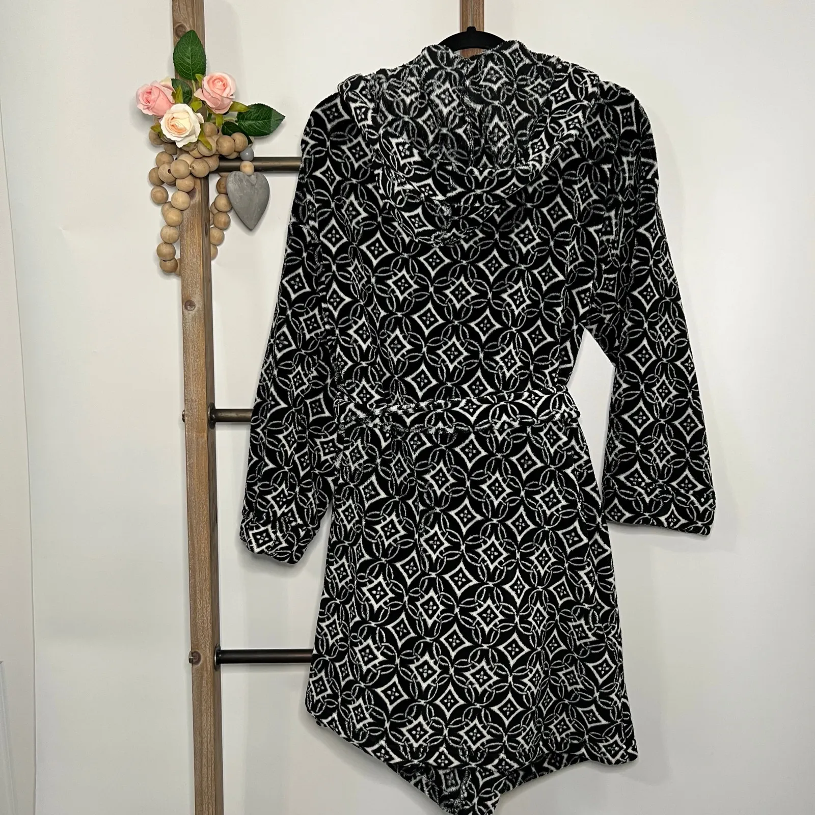 Vera Bradley Black and White Short‎ Robe Size Small Medium - Image 5