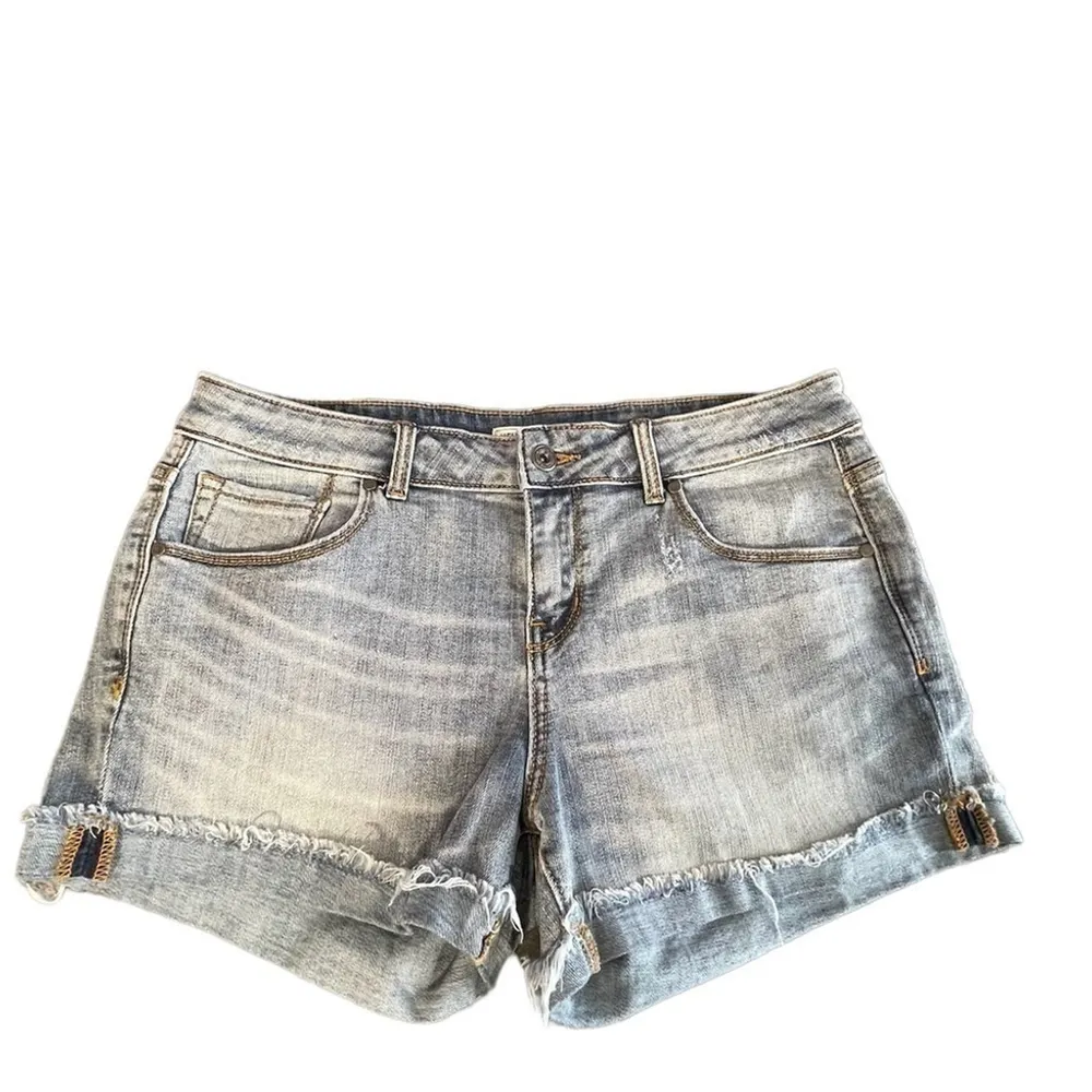 MELROSE and Market denim calfed distressed jean shorts blue. Sz 28P - Image 2