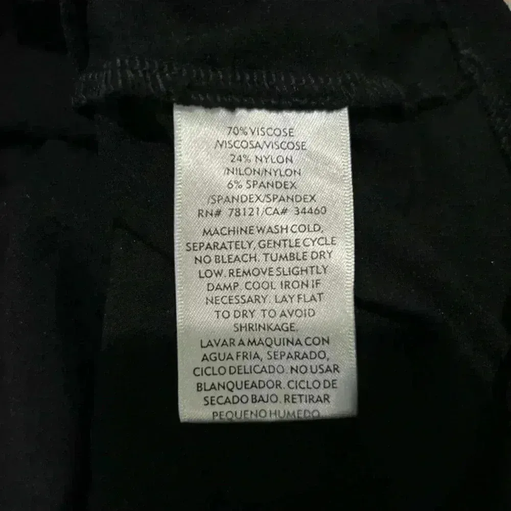 Eileen fisher black thick basic top in size large - Image 4