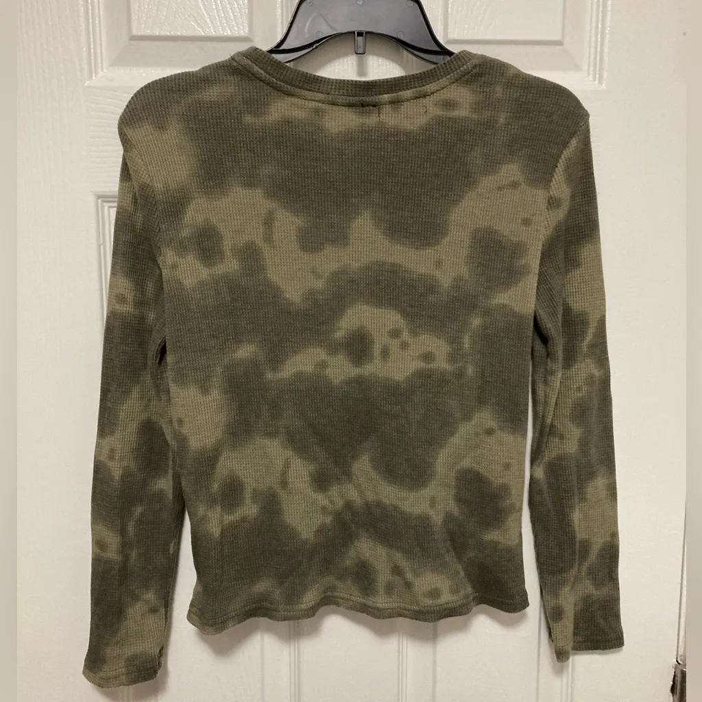 RDI Fatigue Army Green Camouflage Crop Waffle Knit Long Sleeve Shirt - Image 5