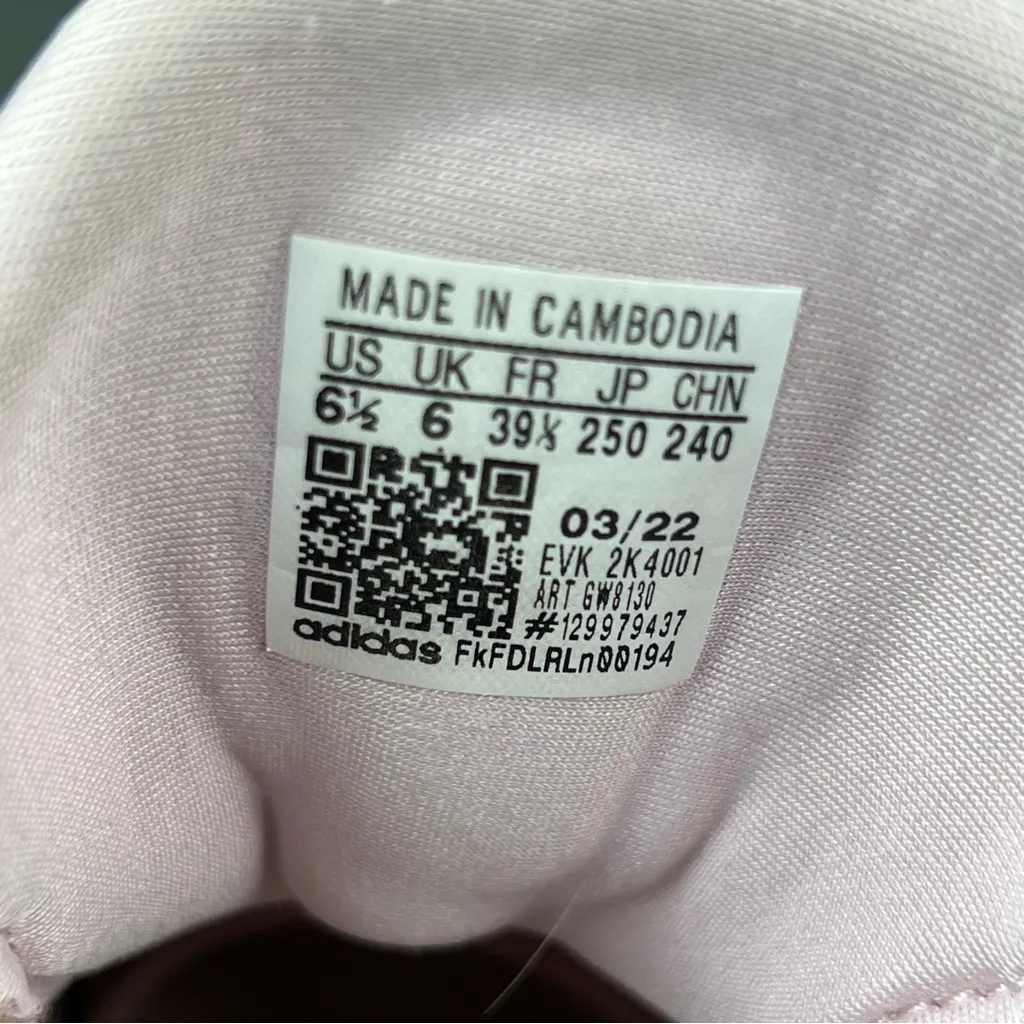 Adidas ozelia womens Light Pink Sneakers size6.5 - Image 2