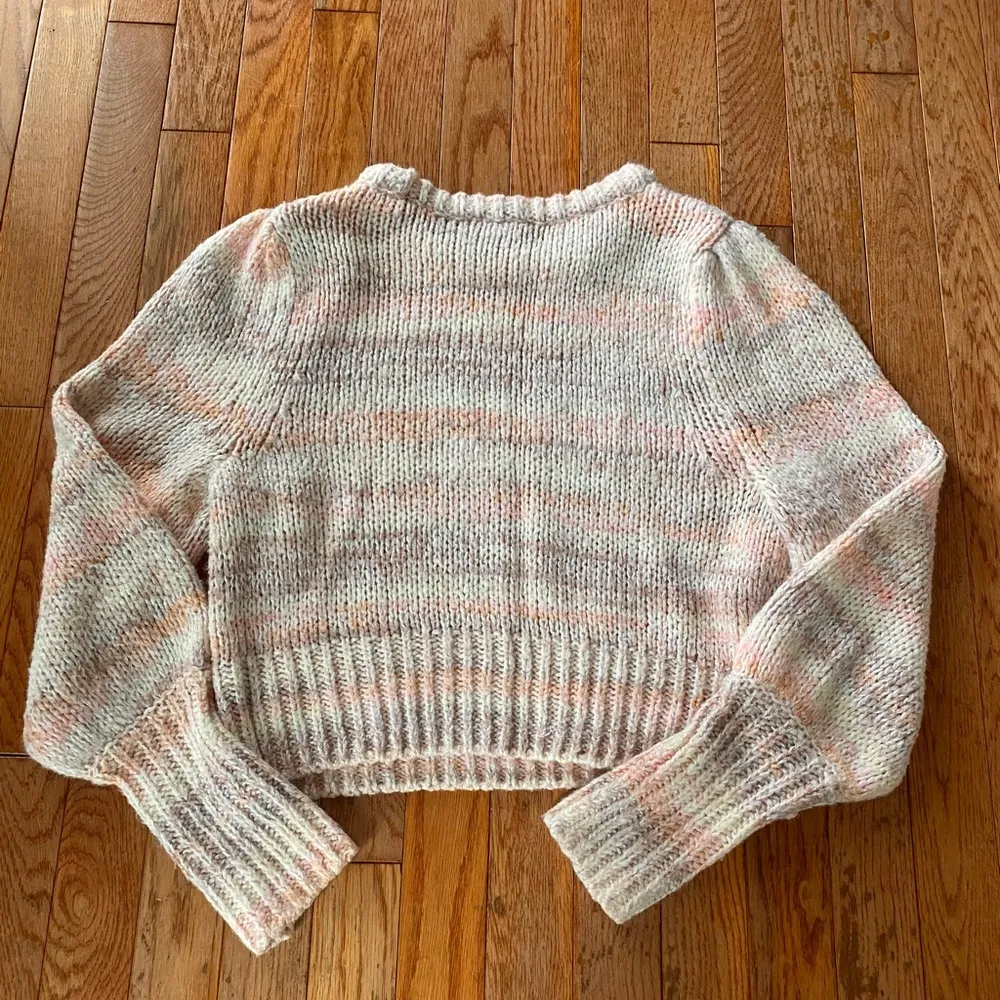 light pink marbled two toned speckled sweater - Image 9