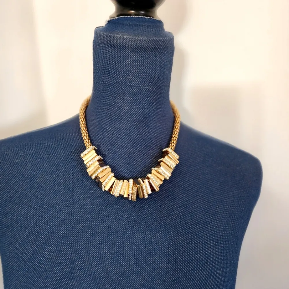 Statement Gold Mesh Necklace with Square Rings And Earrings Set - Image 10