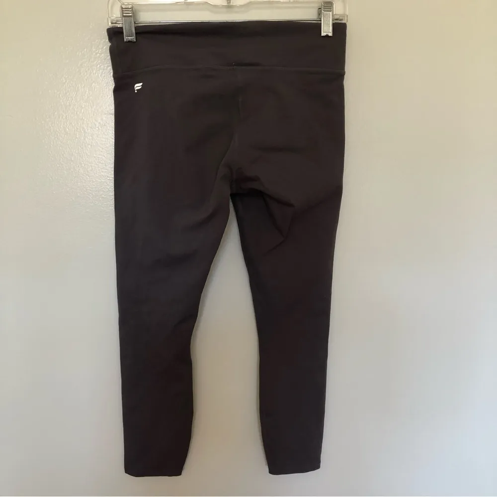 Fabletics Cropped Leggings Purple Medium - Image 3