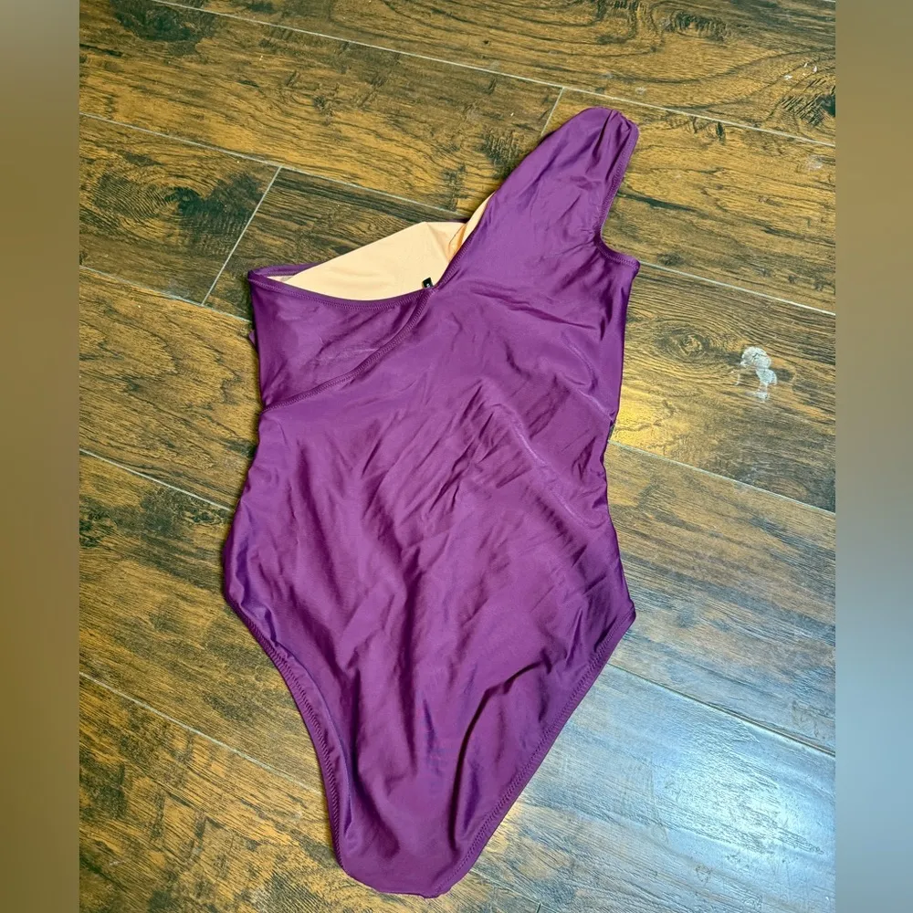J. Crew Ruched One-Shoulder One-Piece
Swimsuit Iris Purple 14 UPF 50 Padding - Image 10