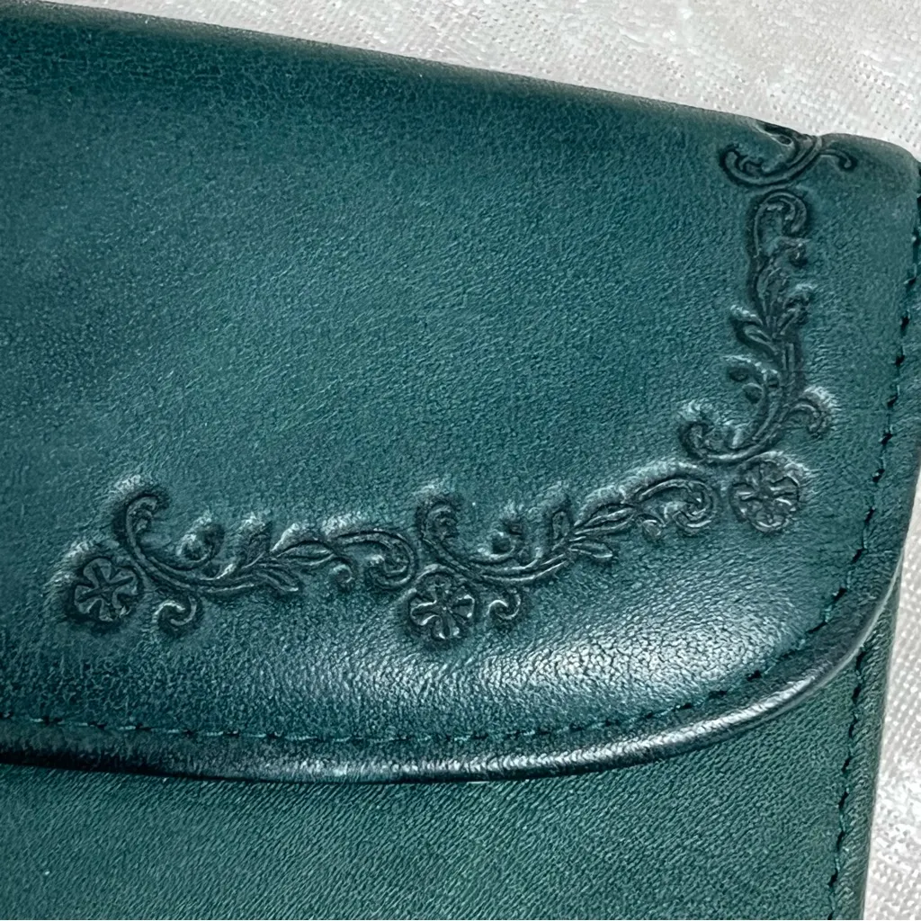 Vintage cashmere cowhide Elegant Green Leather Clutch wallet floral embossing - Image 3