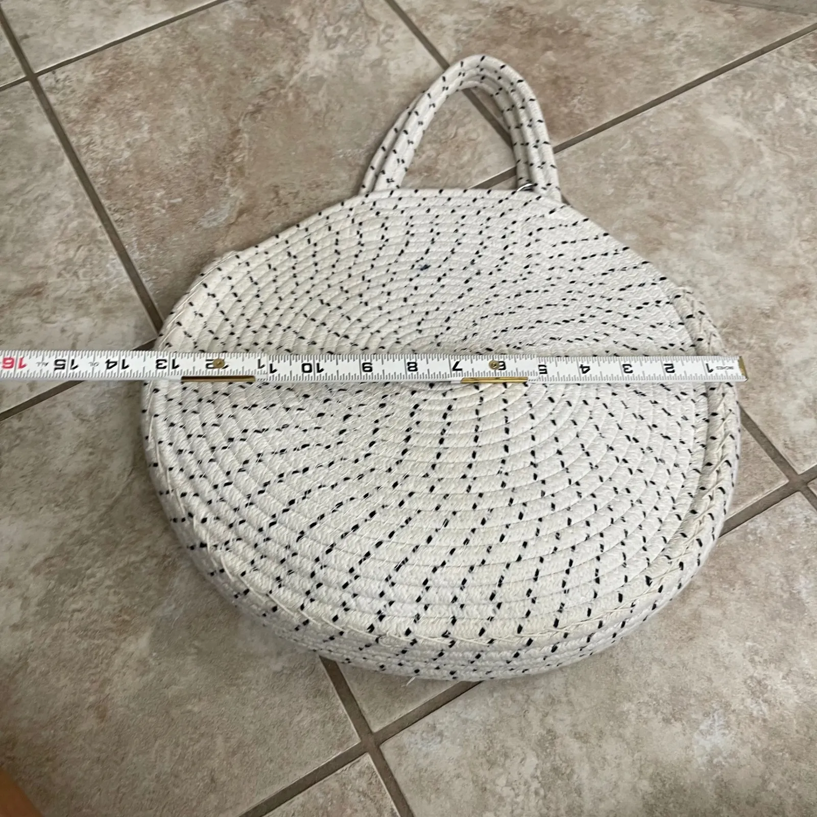 La Regale Round Rope Bag Circle Tote Bag White speckled Accents woven NWT - Image 8