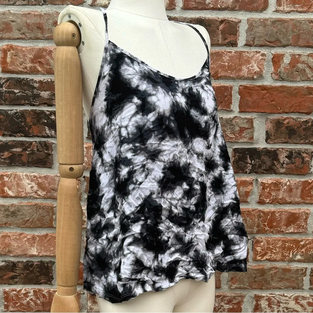 Black & white tie dyed backless juniors tank top / JR XL / Excellent condition - Image 4