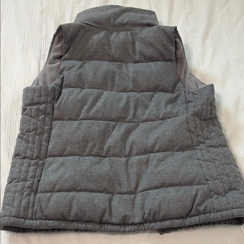 Old Navy Dark Gray Puffer Vest - Image 3