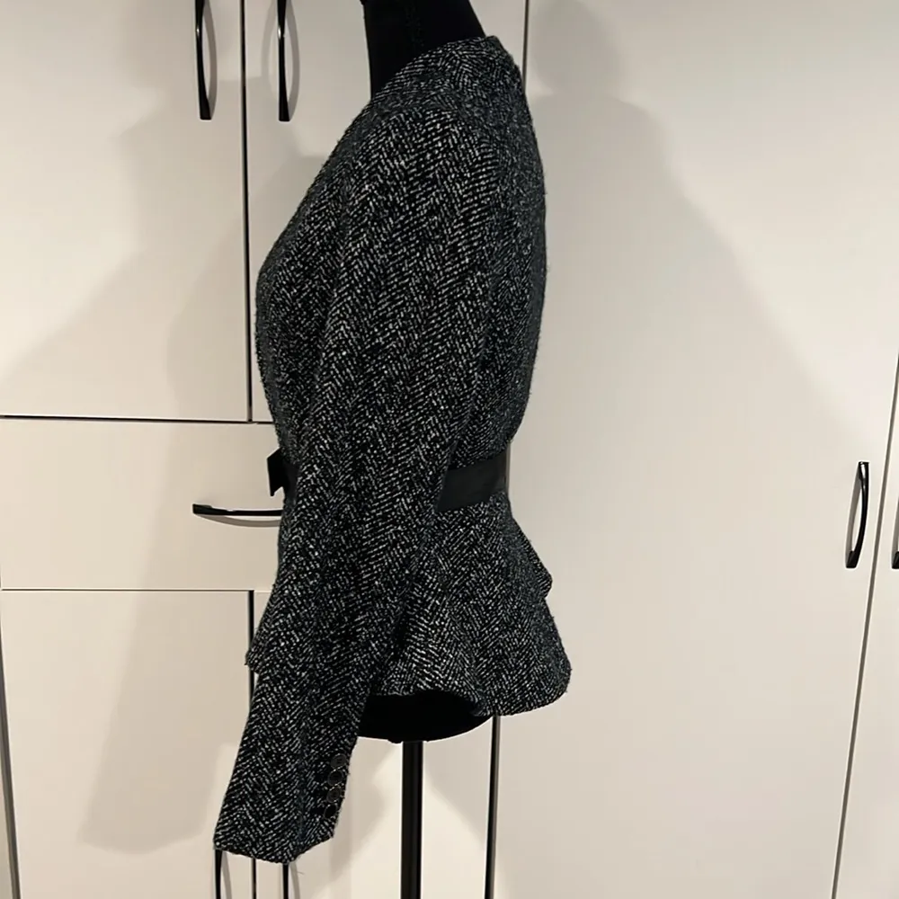 Worn on TV the Limited scandal blazer . Size S - Image 6