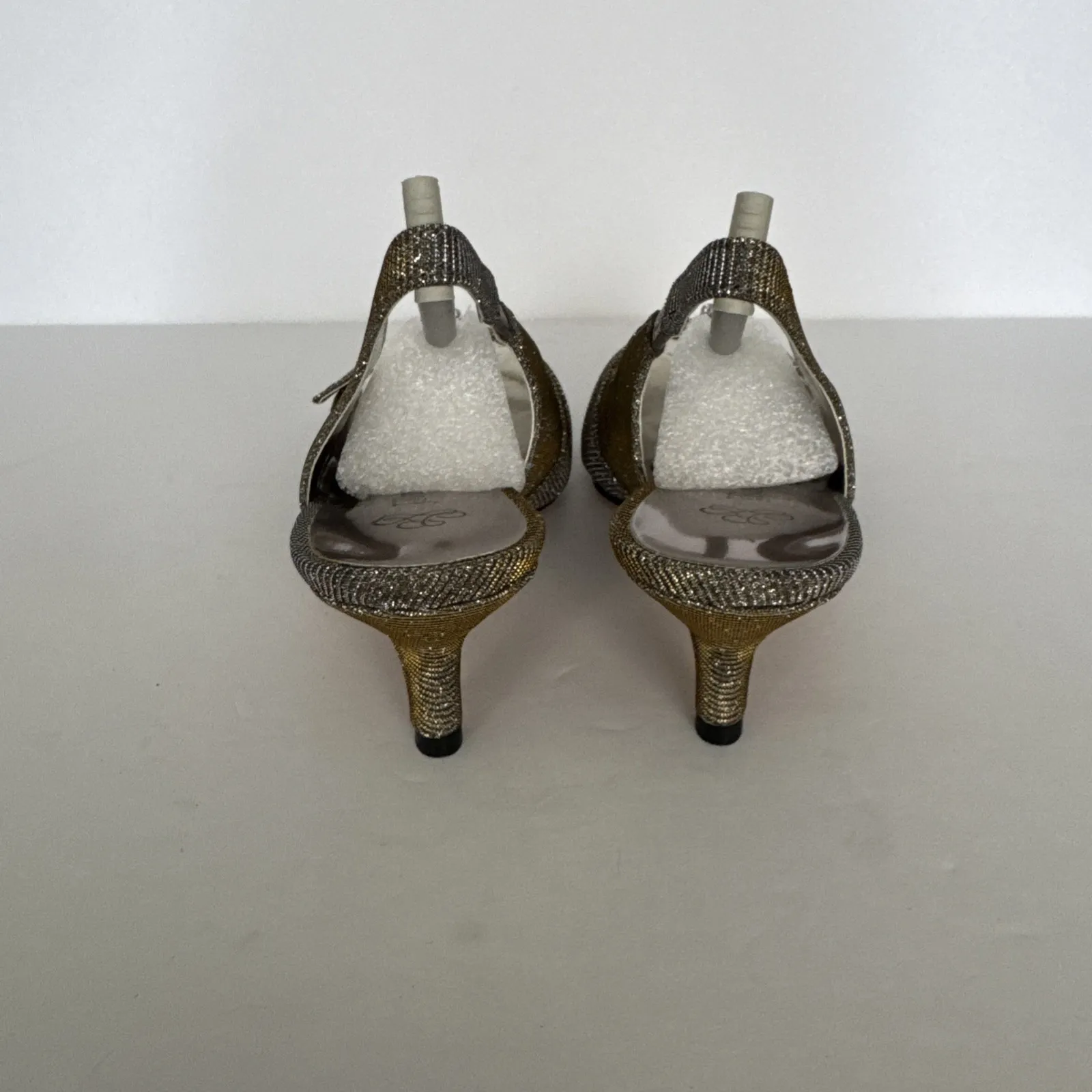 J Renee Heels Slader Dance Fabric Shimmery Pewter Kitten Heels Sling Back‎ 8 W Silver - Image 5