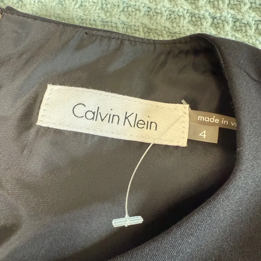 NWT Calvin Klein Black Sheath Dress Womens 4 Office Work Cocktail Zipper Accents - Image 5