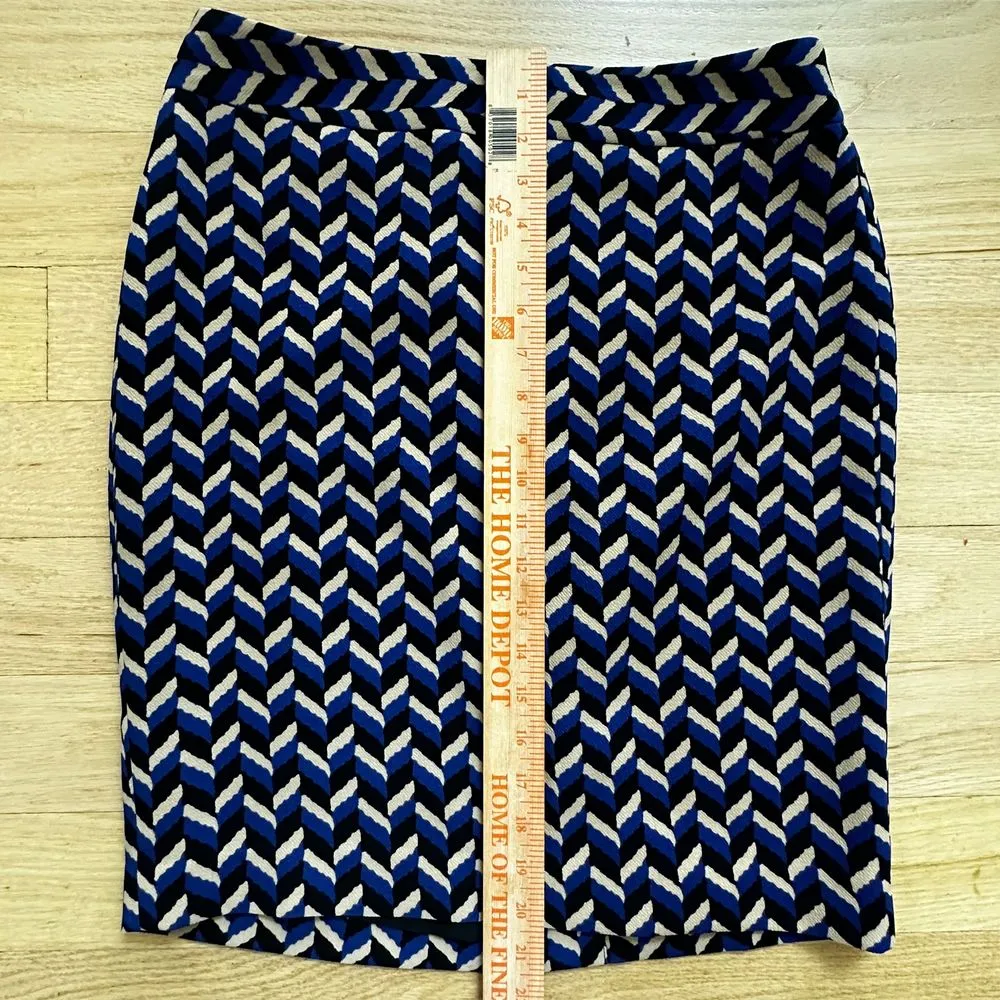 Ann Taylor 8Petite Geometric Print Pencil Skirt‎ Blue Black White Office Wear - Image 4