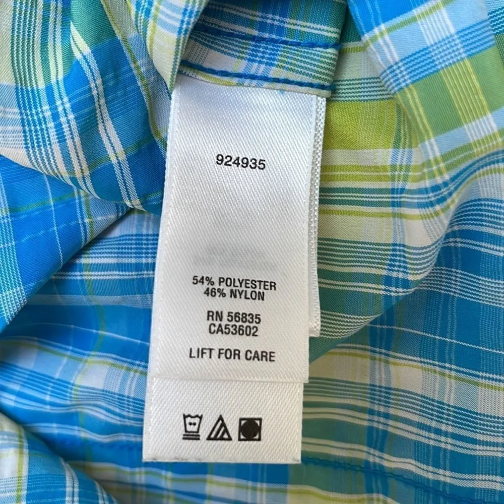 Cabela’s XPG insect defense button up shirt.  Size Medium. - Image 9