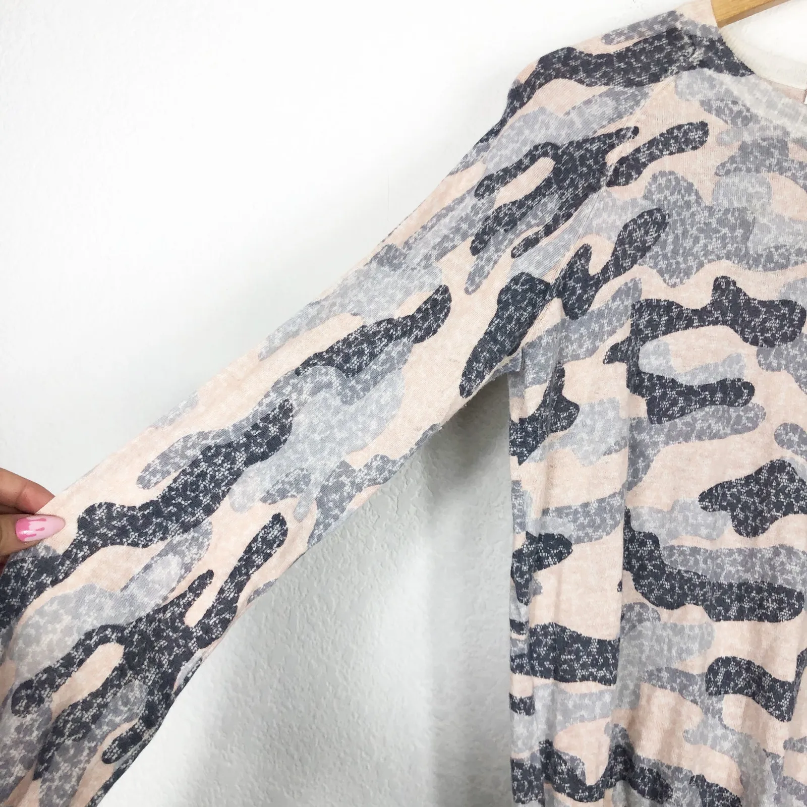 Equipment Femme Sloan Wool & Cashmere Sweater Medium Y2K Lace Camo Print - Image 11