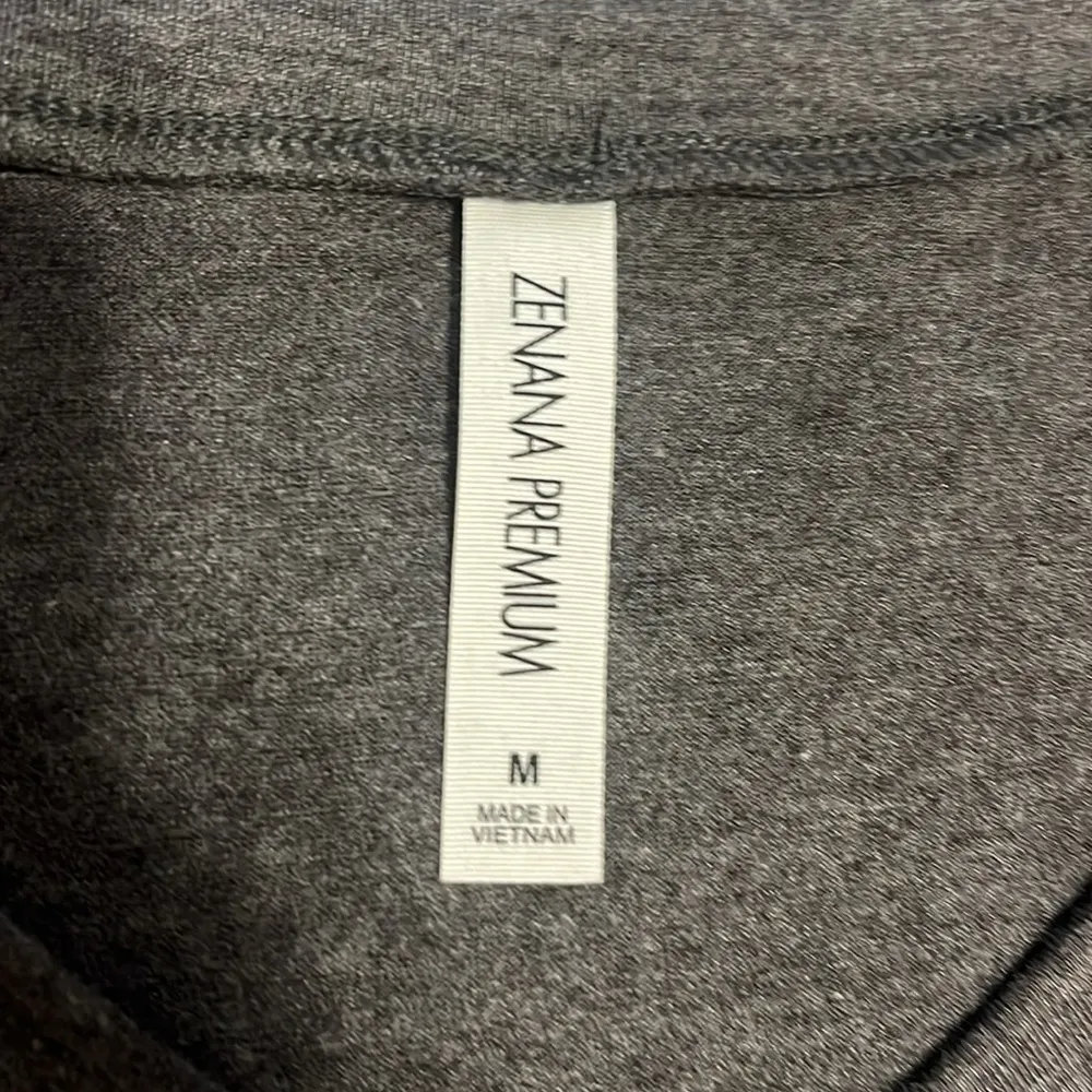 super cute plain gray sweatshirt Size M - Image 2