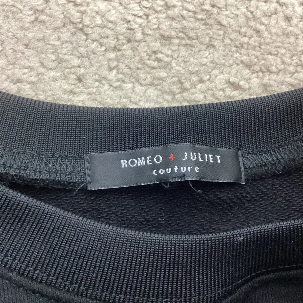 Romeo & Juliet Couture Studded Sweatshirt Size Small - Image 5