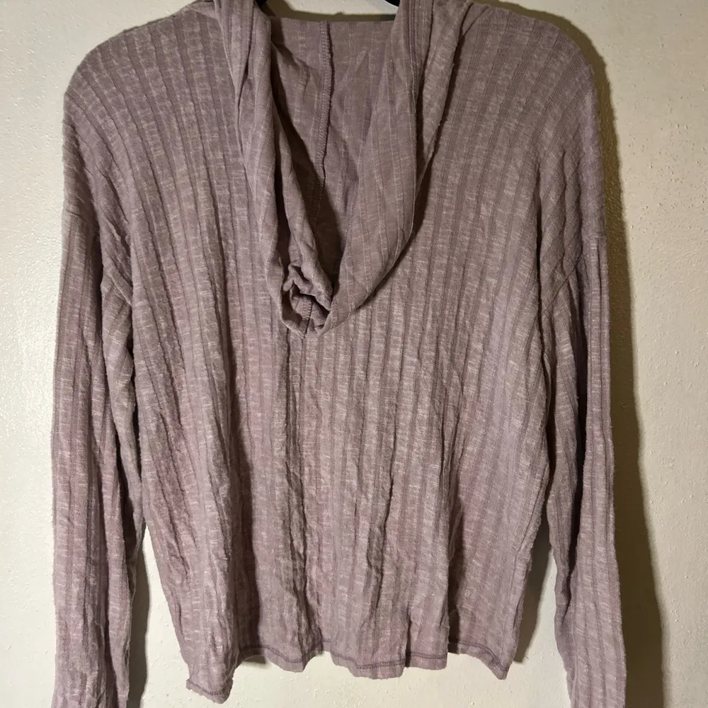 American Eagle Outfitters Mauve Long Sleeve Hooded Shirt Size M - Image 2