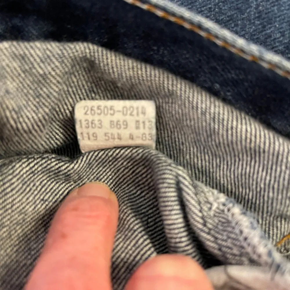 Levi’s women’s vintage heavy weight 80s straight leg high waisted blue jeans. 26 - Image 8