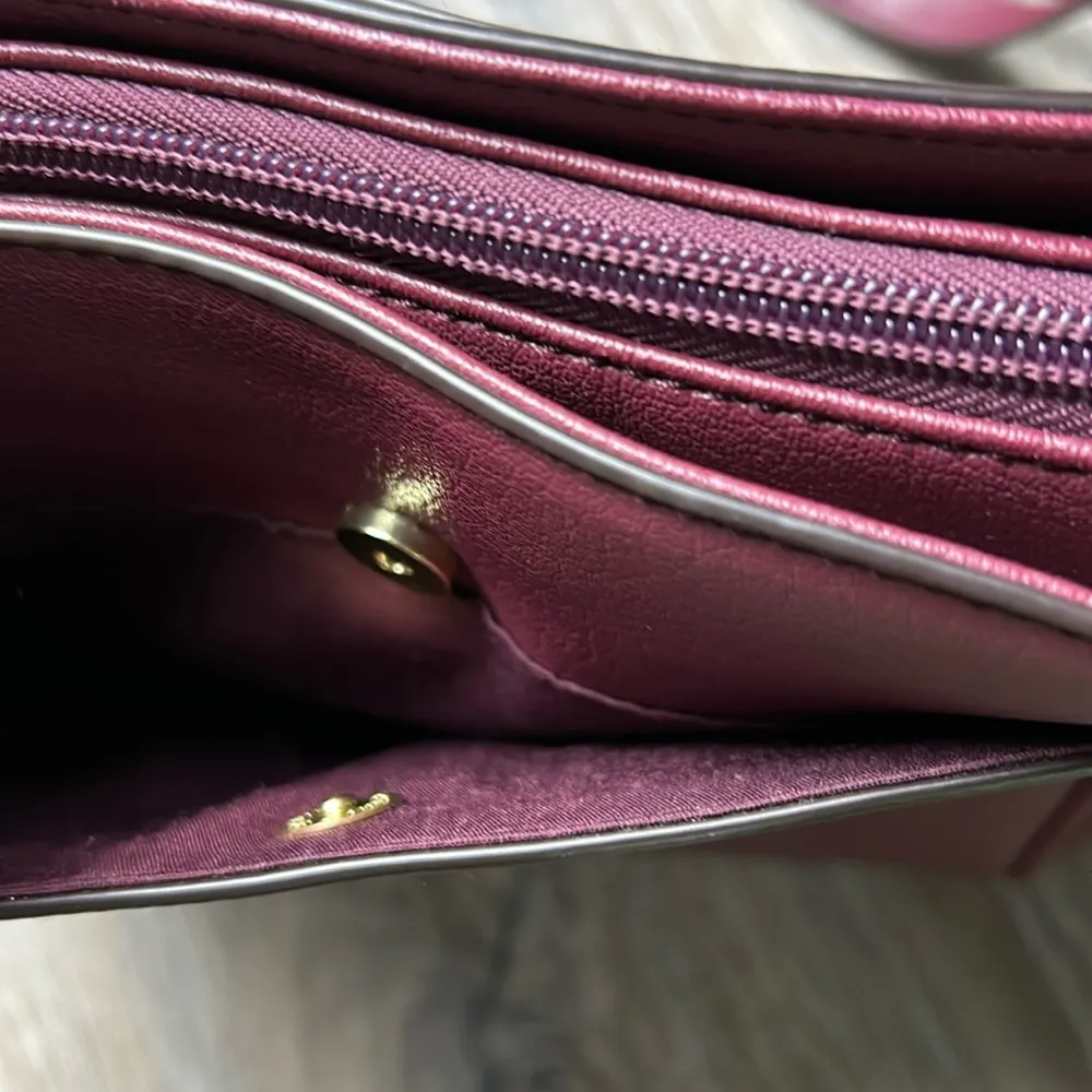 Liz Claiborne Faux Leather Crossbody Bag - Image 8