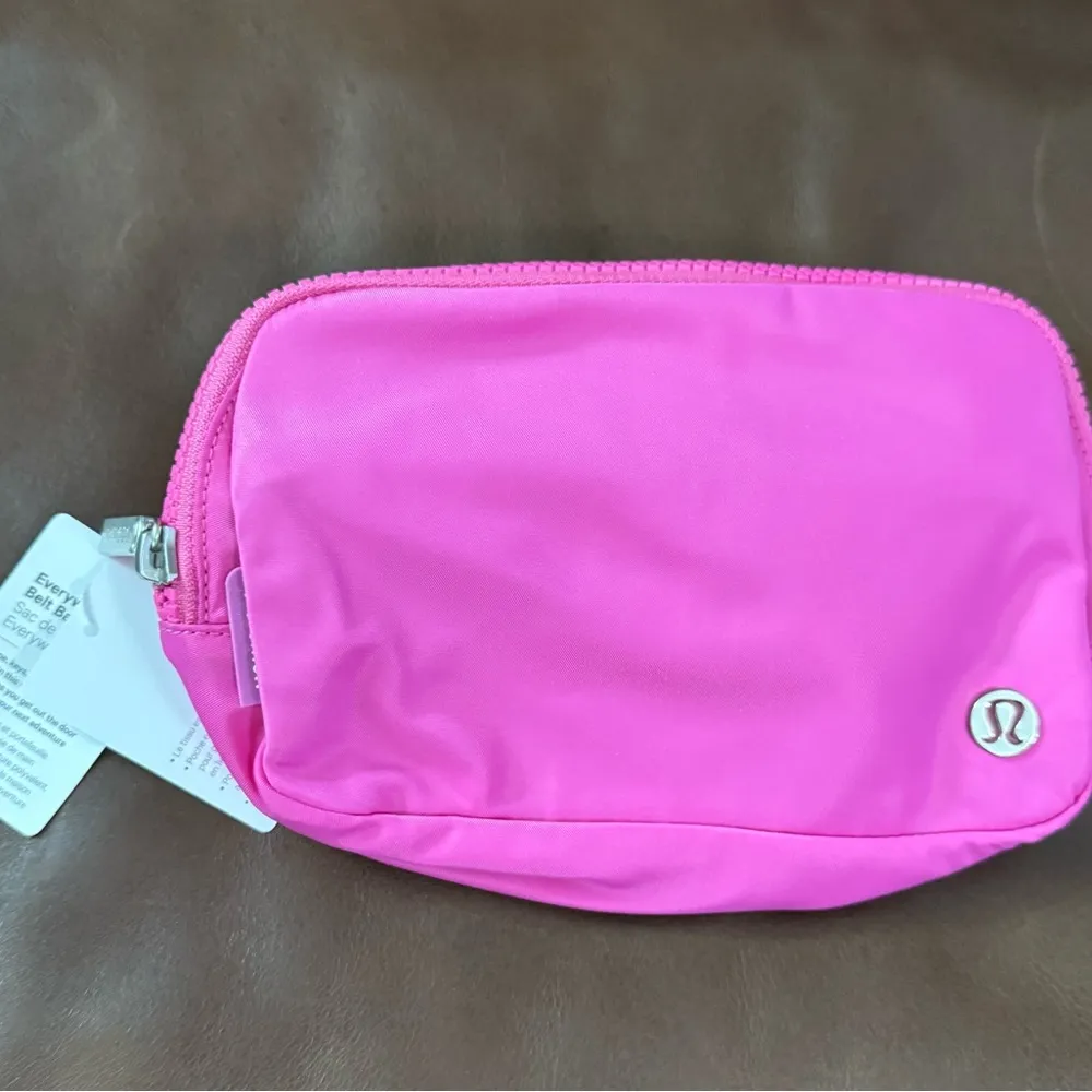 Lululemon Everywhere Belt Bag 1L! - Image 2