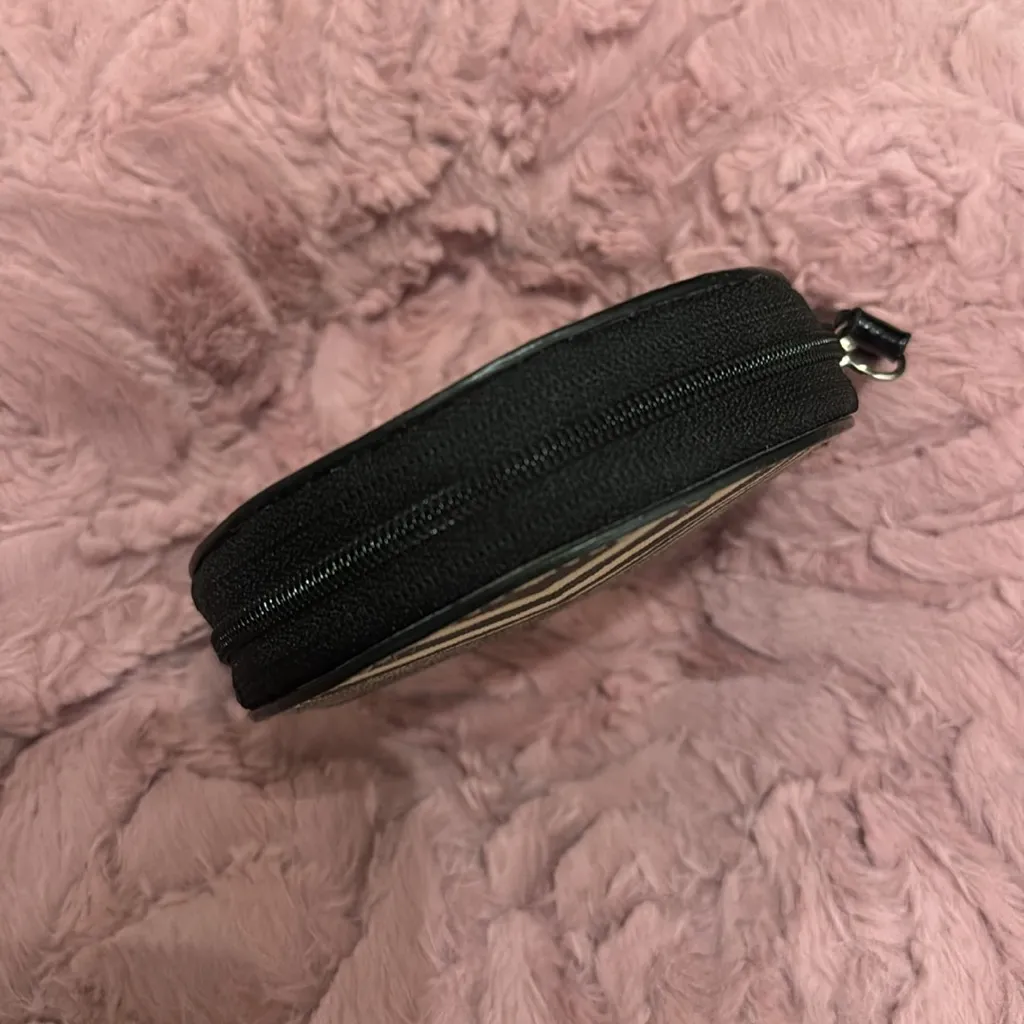 Coach  PEYTON ZEBRA PRINT COATED CANVAS COIN PURSE EUC - Image 8