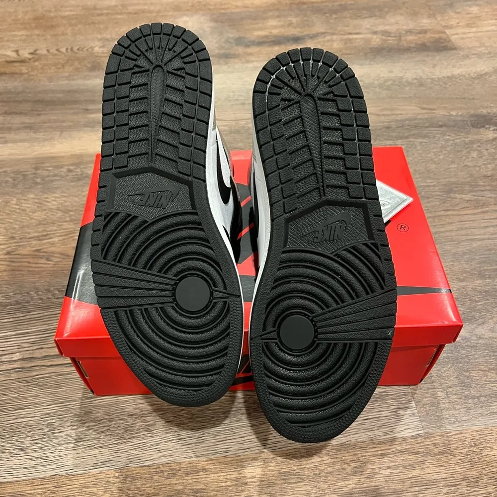 Jordan 1 Retro High - Silver Toe (W) - Image 6