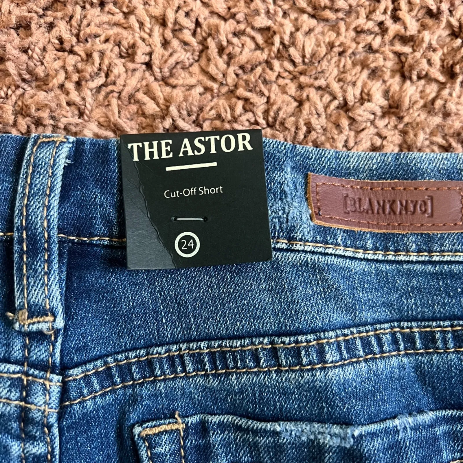 BLANKNYC Women's Denim Shorts Distressed Raw Hem Cut‎ Off Dark Wash Size 24 NWT - Image 7