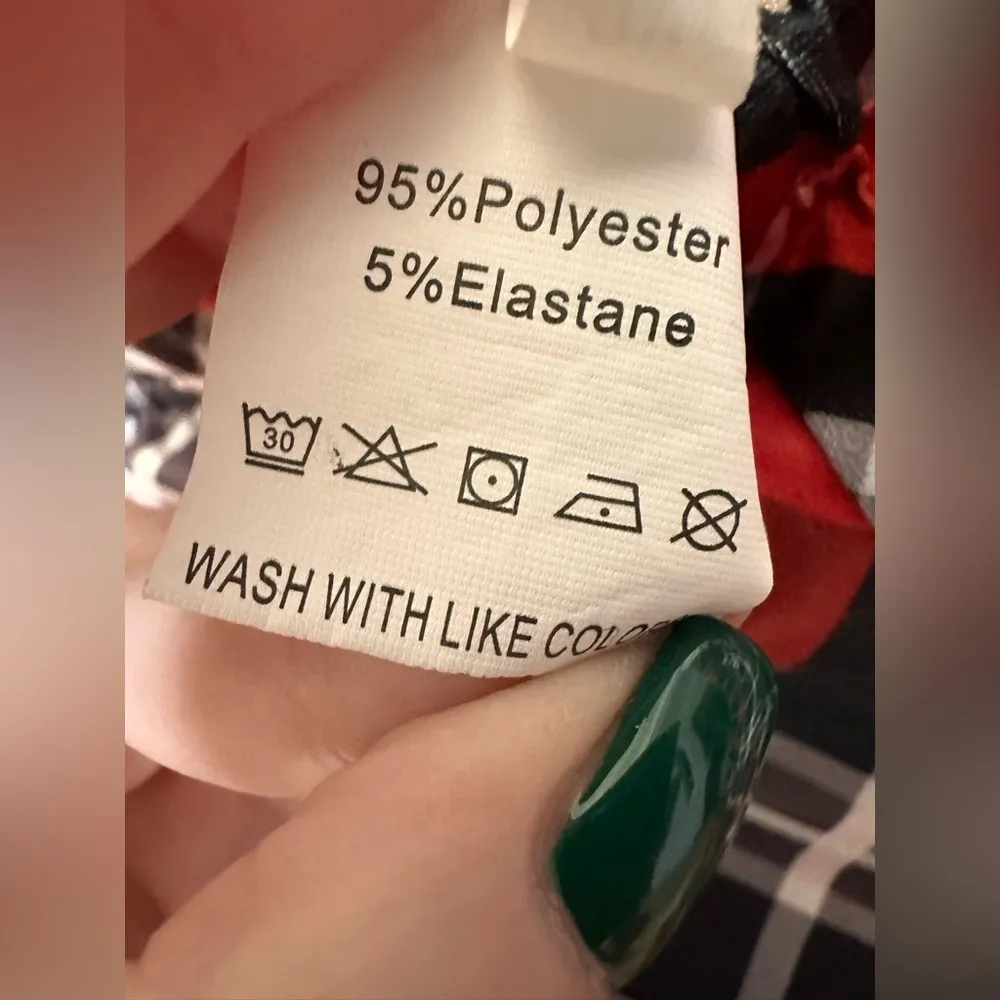 Red and Black Plaid Leggings Size XL - Image 5