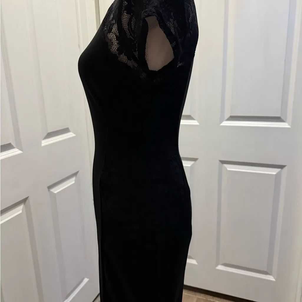 Elegant Black Lace Women's Dress IZ Byer Size 7 - Image 2