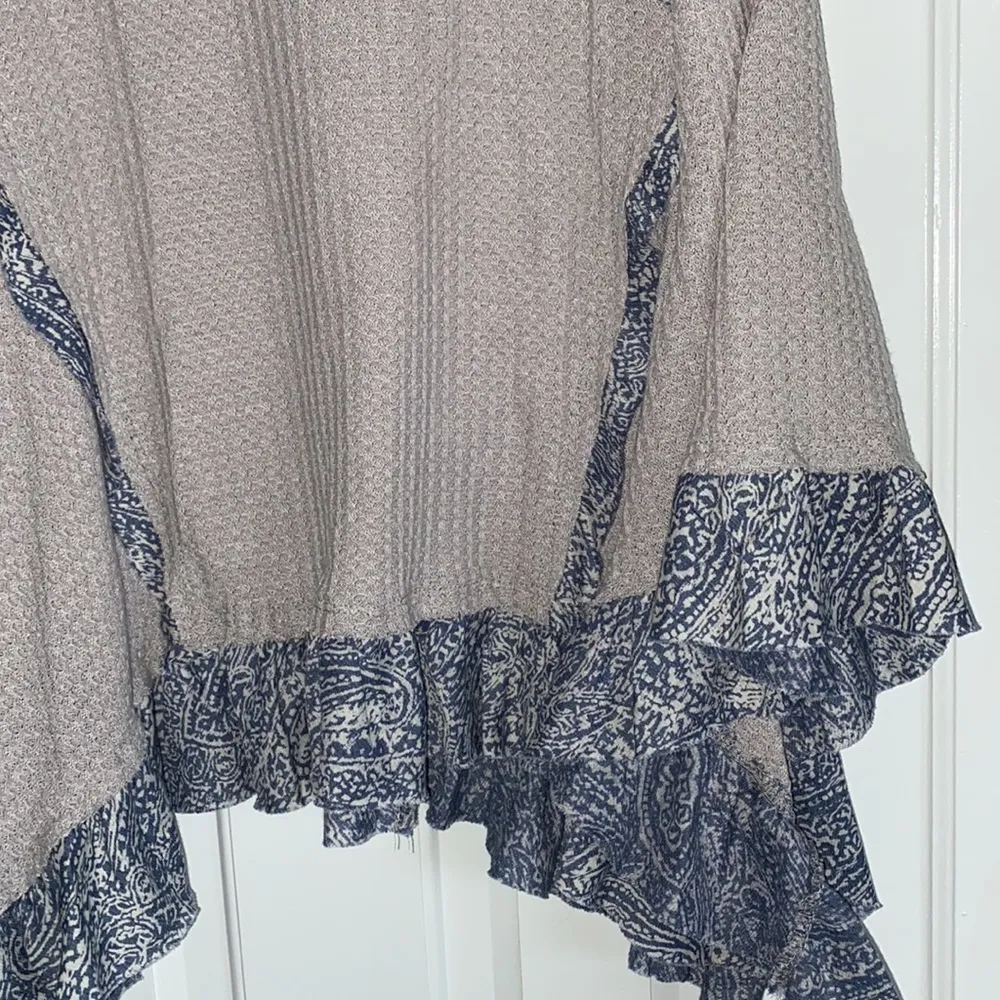 Easel Gray Waffle Weave Blouse Top - Image 2