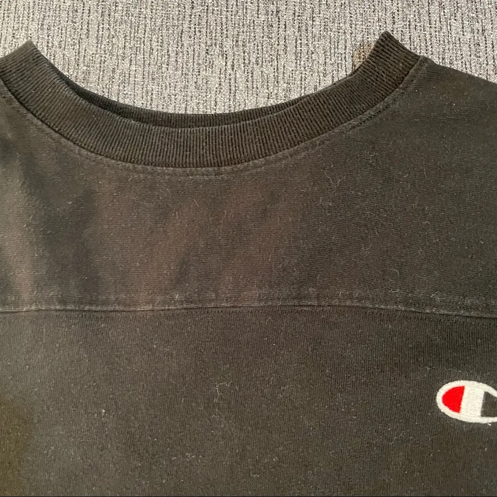 Champion Women’s Cropped Sweatshirt - Image 4