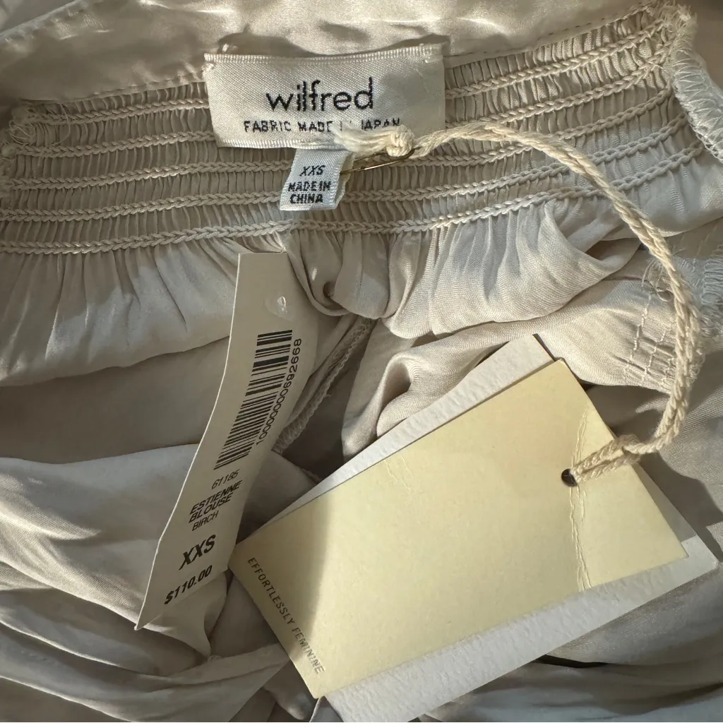 Aritzia Wilfred silky satin estienne blouse in birch NEW - Image 2