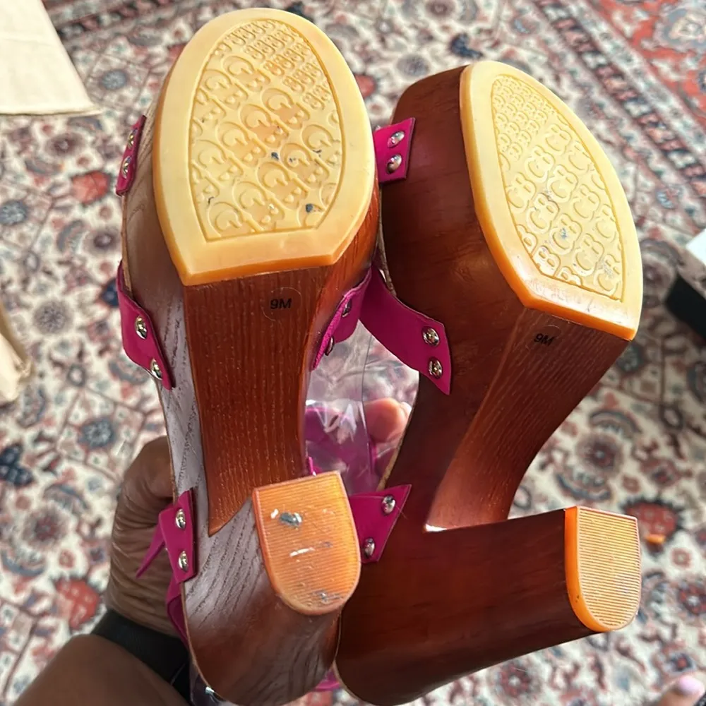 Gianni Bini Fuschia Flame Retro Glam Wood Block Heels - Image 6