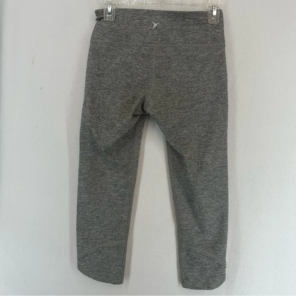 Old Navy Active Go-Dry Capri Leggings Petite Small Gray - Image 7