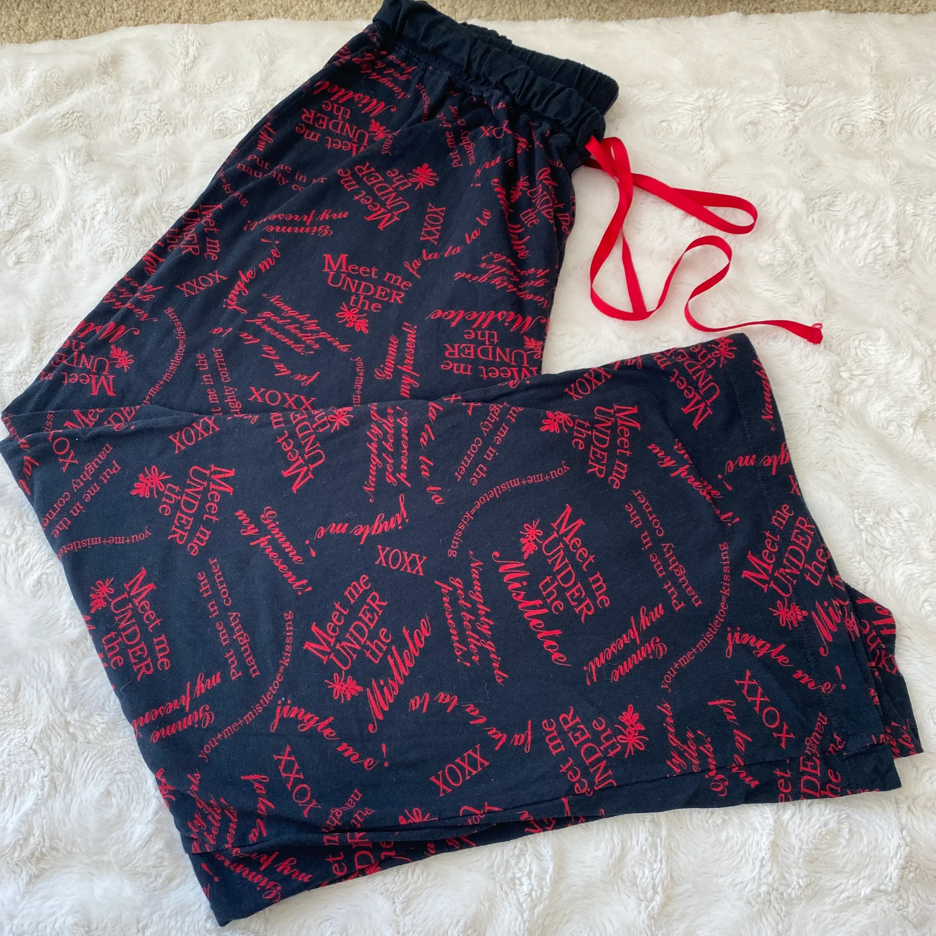 meet me under pajama pants - Image 3