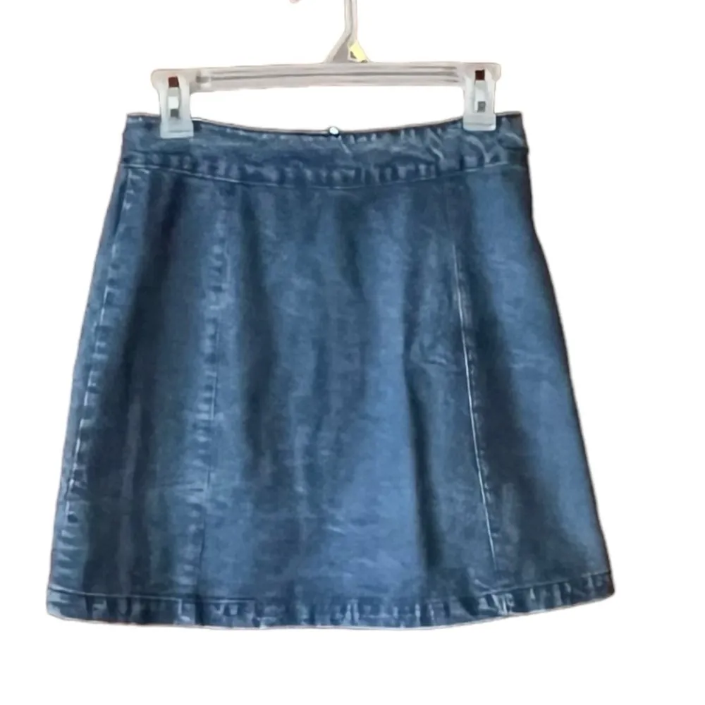 Denim Jean BDG Button up front mini skirt. Size S-P - Image 2