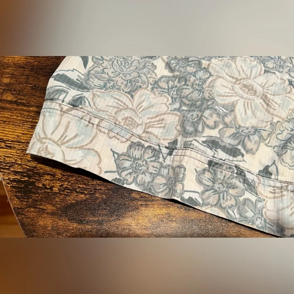 Gloria Vanderbilt | women’s paper bag style shorts. Size: 14 - Image 14