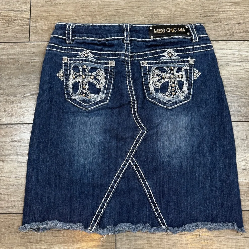 Miss‎ Chic Denim Skirt Rhinestone Pockets Frayed Hem Dark Wash Size M Blue Size M - Image 5