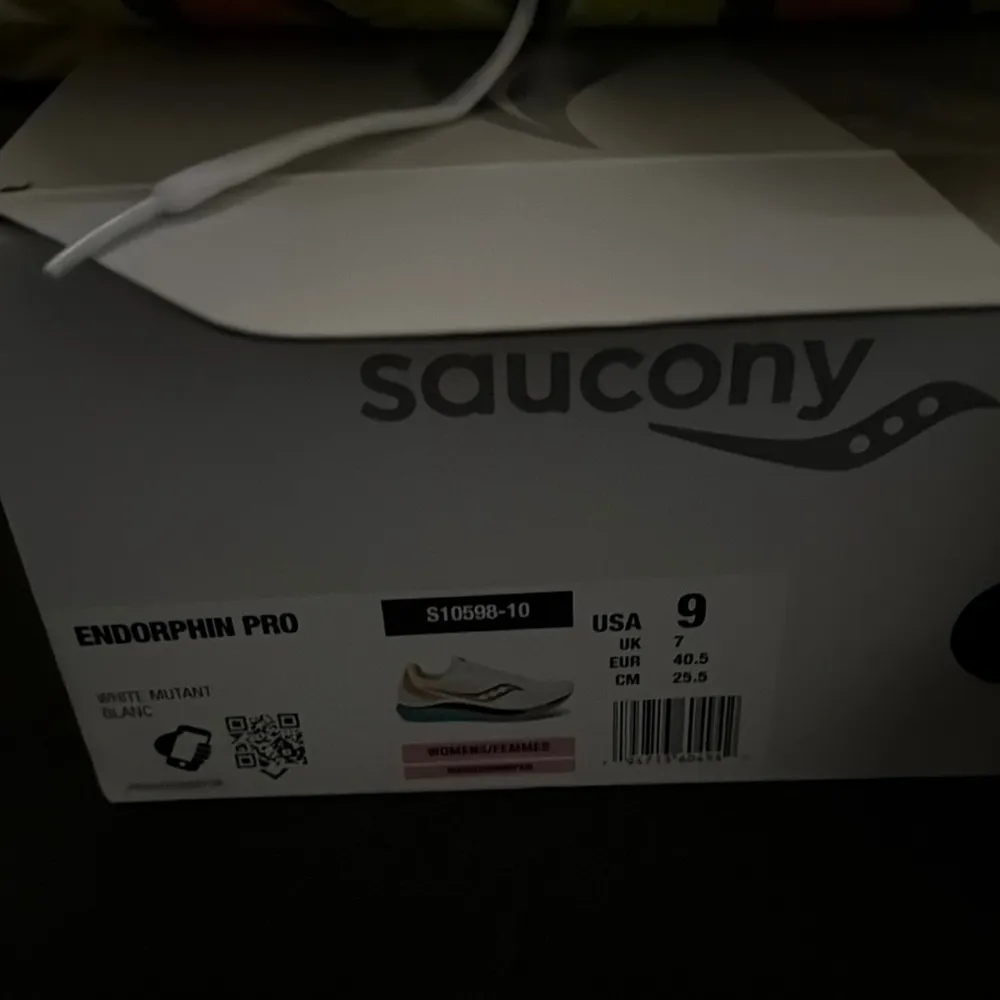 Saucony  Endorphin Pro Running Shoes - Image 2