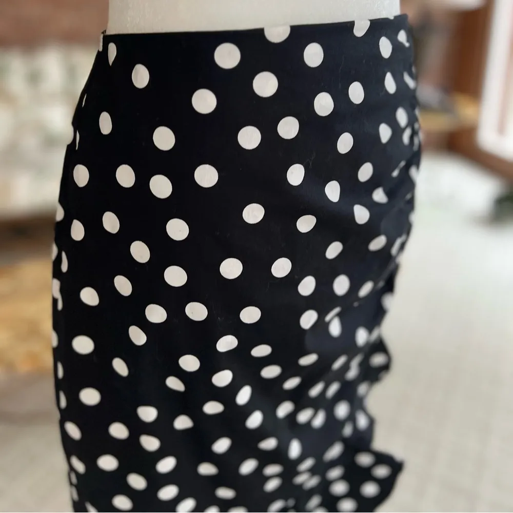WHBM Skirt Polka Dot Black Poplin Ruffled 4 Knee Length Fitted Ruched Cocktail - Image 12