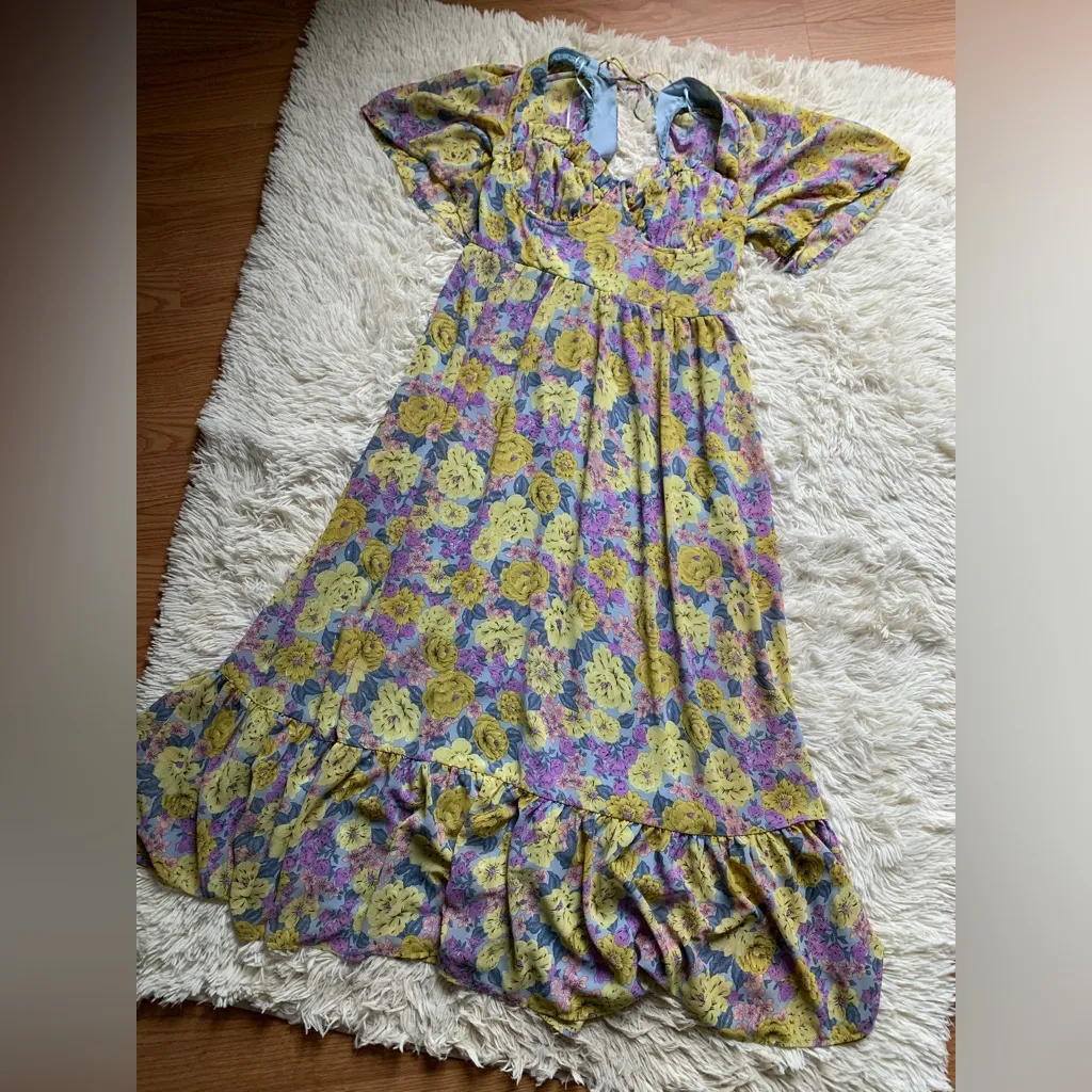 ASTR The Label Floral Sweetheart Neck Dress In Gold Purple Floral - Image 7