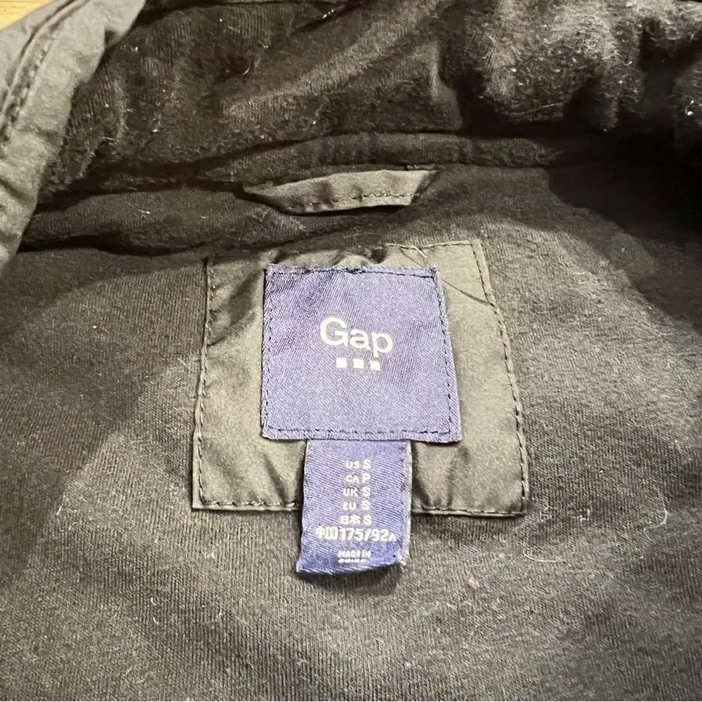 Gap  Quilted Black Vest Women’s Small - Image 2