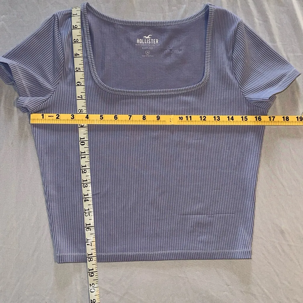 Hollister • Baby Tee Crop • Lilac Must-Have Collection • Size Medium - Image 4