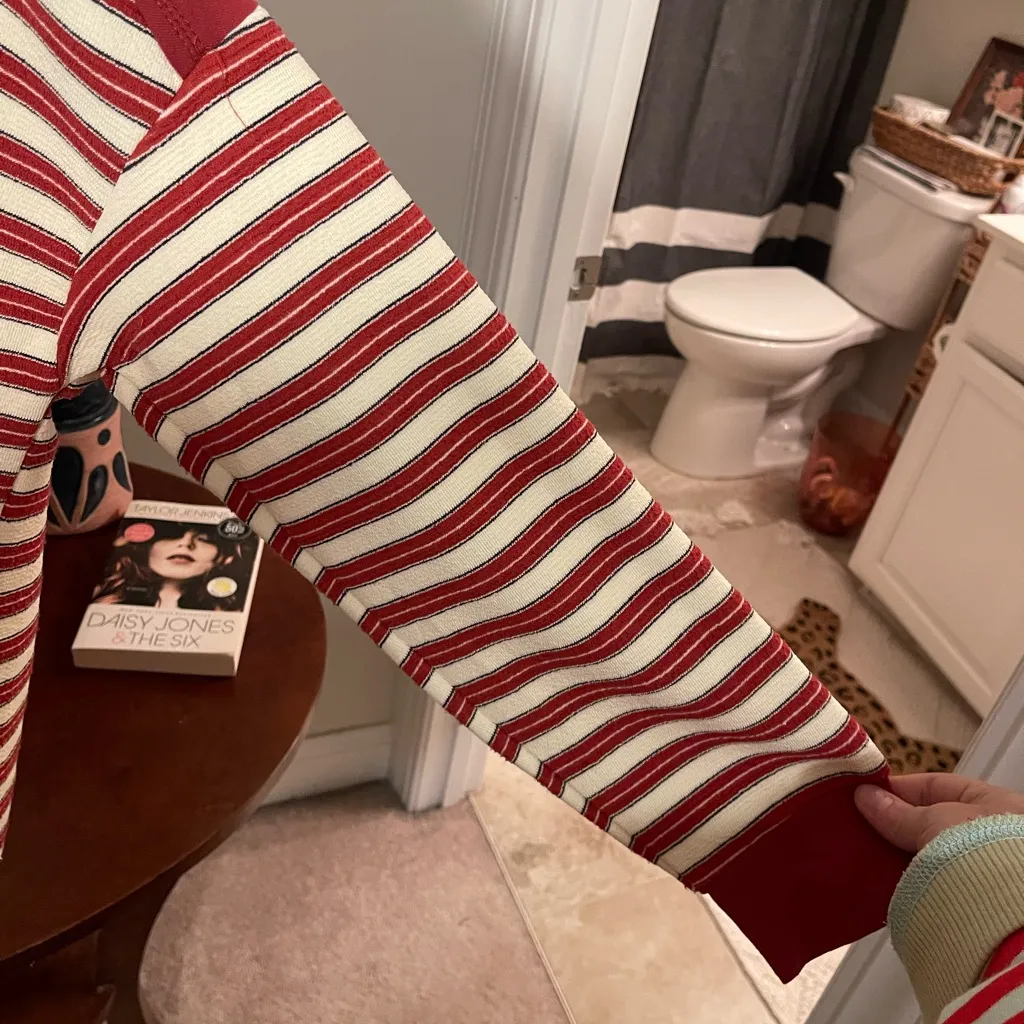 New In Women’s Red & Cream Striped Rugby Pullover Top Long Sleeve Preppy NWOT - Image 5