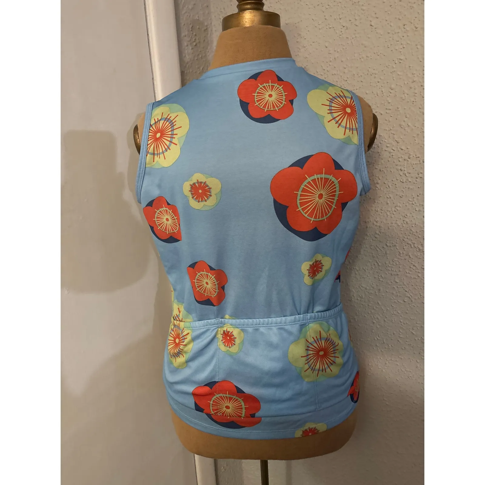 REI Sleeveless Floral Top Pockets M Spring Summer Activewear Coconut Girl Tennis Blue Size M - Image 2